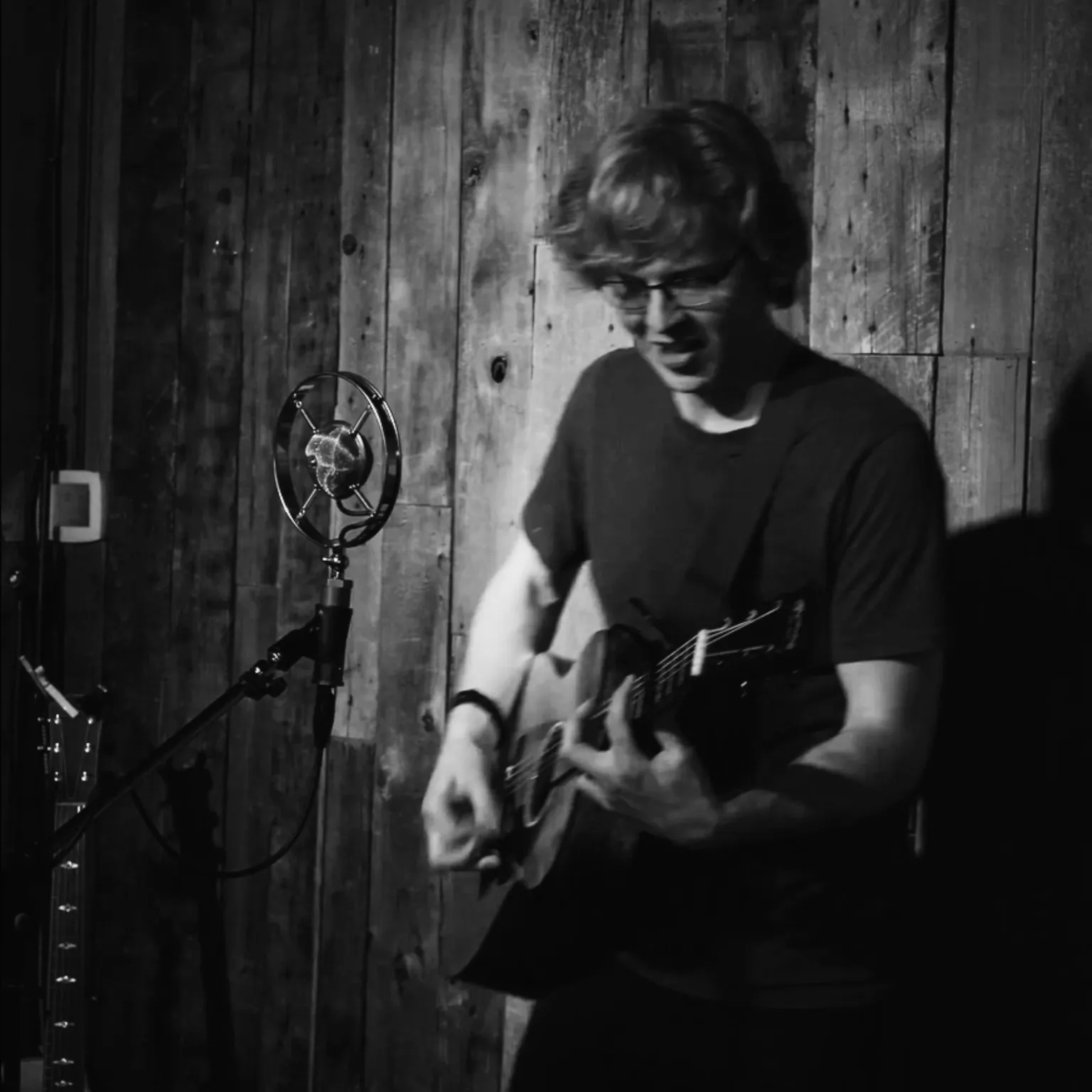 Havre De Grace, the acoustic folk project of Stefan Auvache Bradley